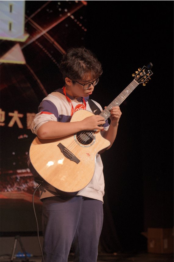 Young contestant performing at the Kepma Cup